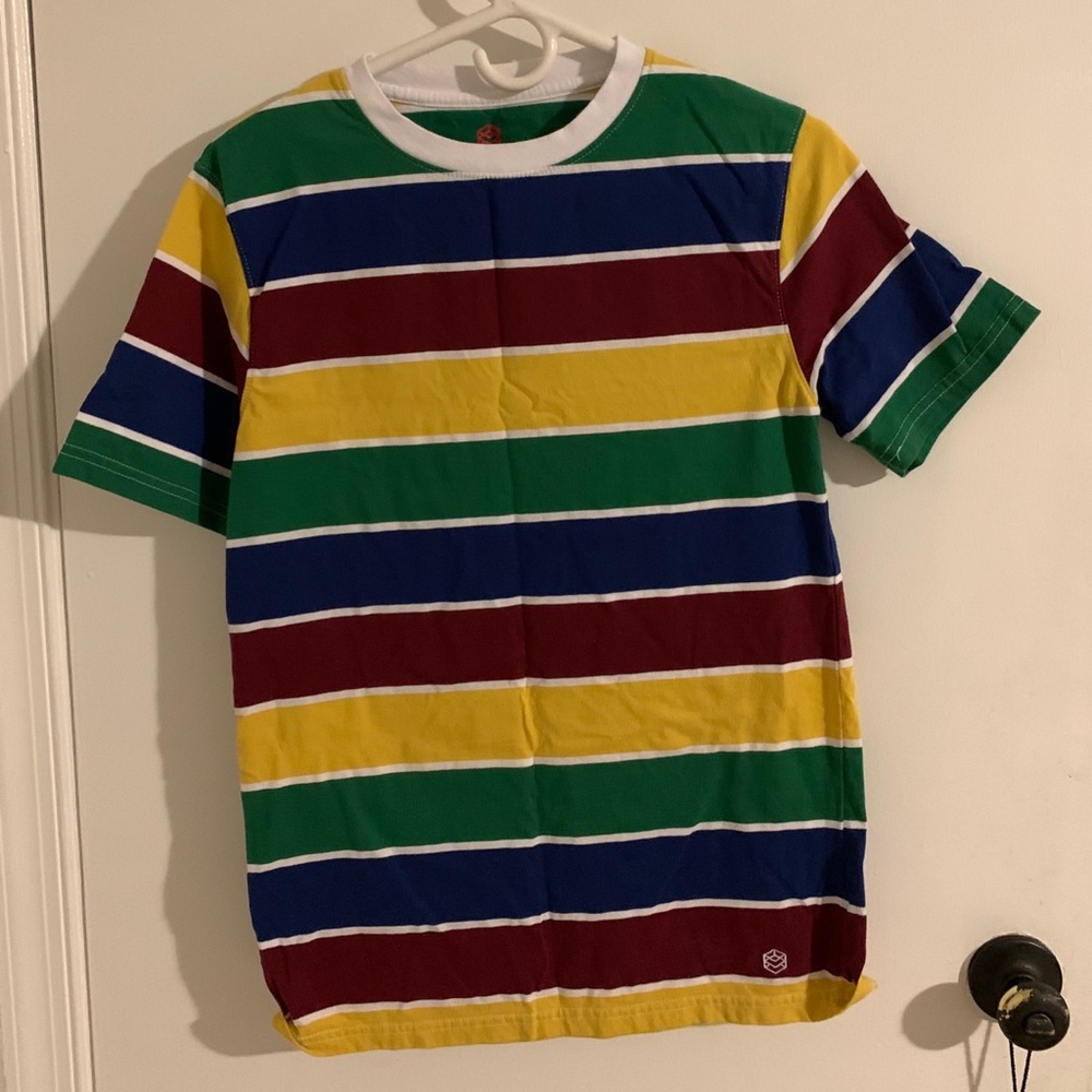 GRAPHIC TEE